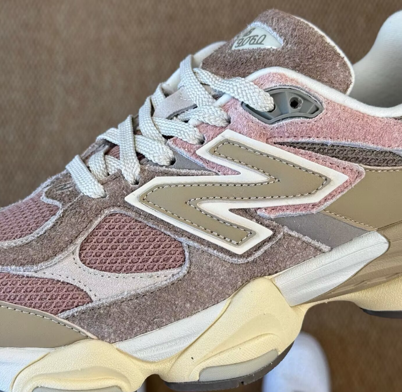NEW BALANCE 9060